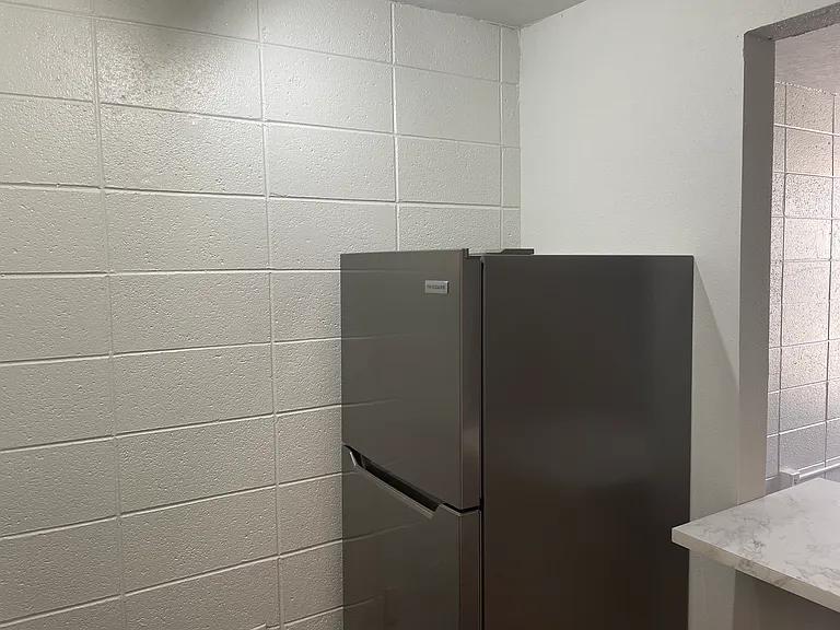 Remodeled, Top End UNM Area Studio Apts. in Great Community — Photo 8