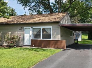 6335 Hollow Dr, East Petersburg, PA 17520