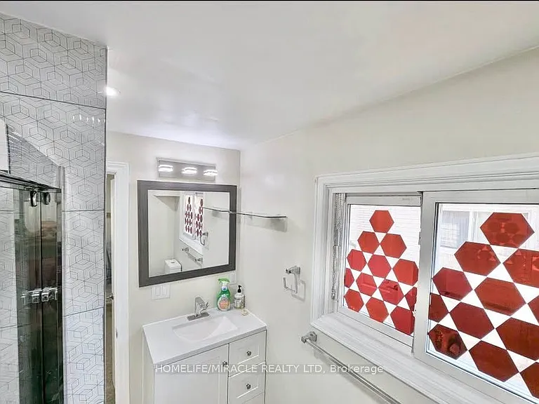 68 Briargate Dr — Photo 12