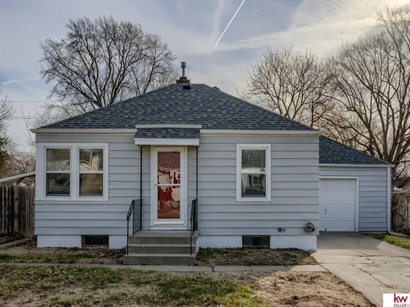 2405 Van Buren St, Bellevue, NE 68005