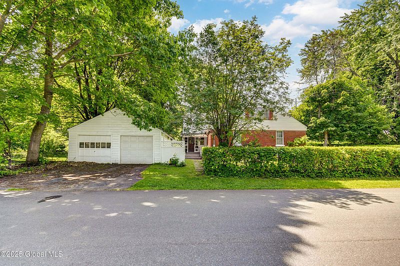 5th image of 55 Crescent Avenue
