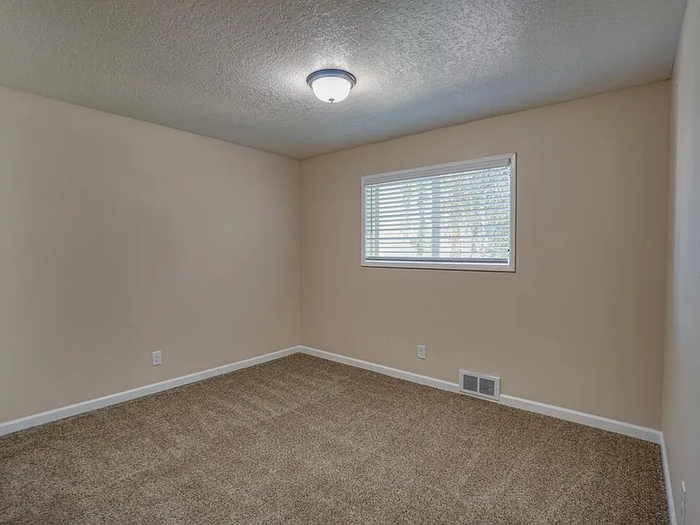 12625 SW 13th St — Photo 14