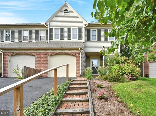 3223 Pinewyn Cir, Lancaster, PA 17601