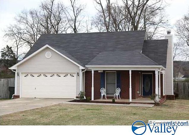 1st image of 111 Clear Creek Dr