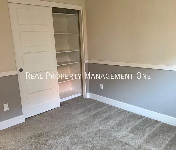 6544 Bantry Bay St — Photo 32