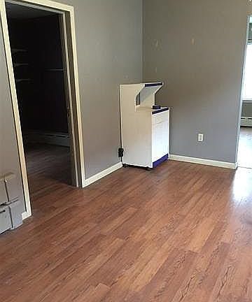 3rd image of 576 N 8th St