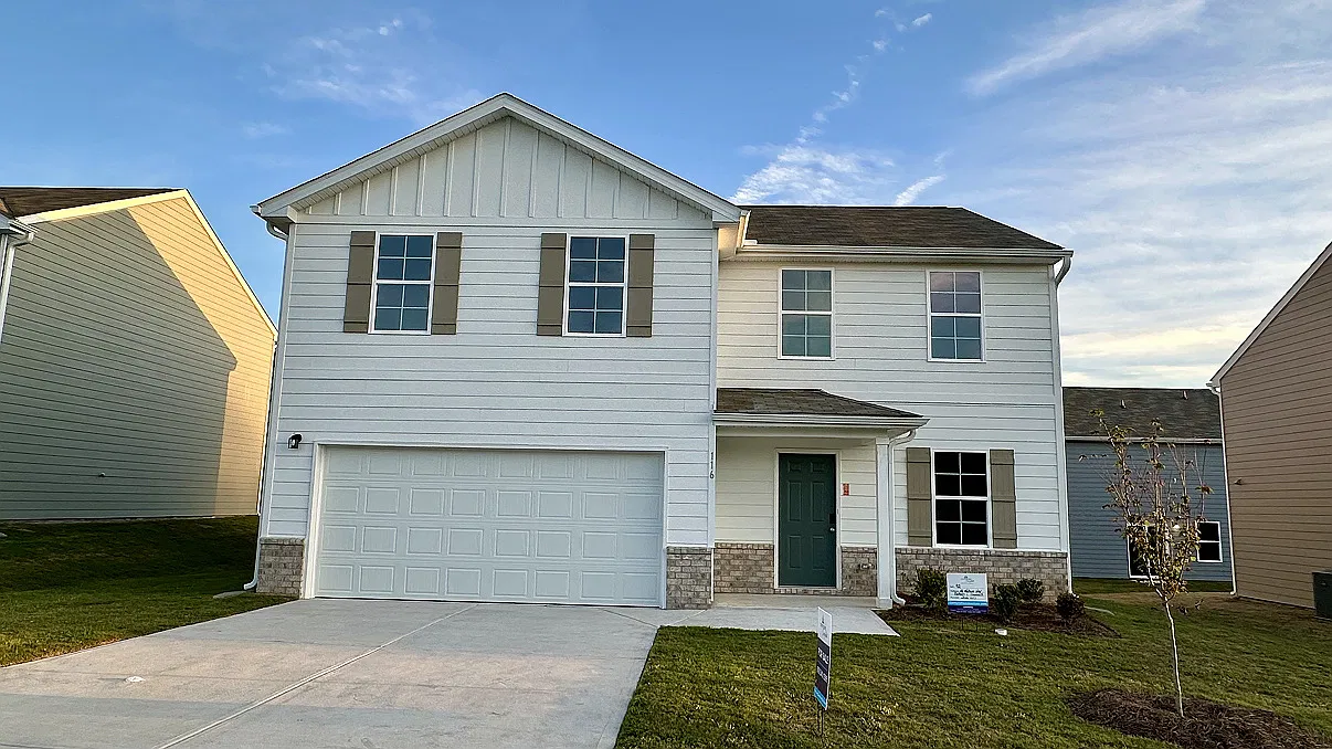 4 bed, 2.5 bath, 2100 sqft, $2,195 — Photo 2