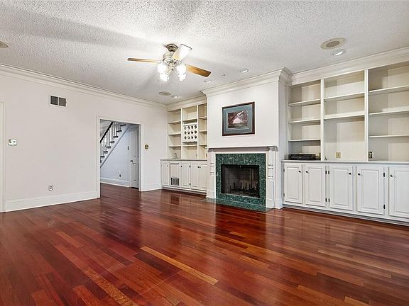 4th image of 33 Hermitage Dr