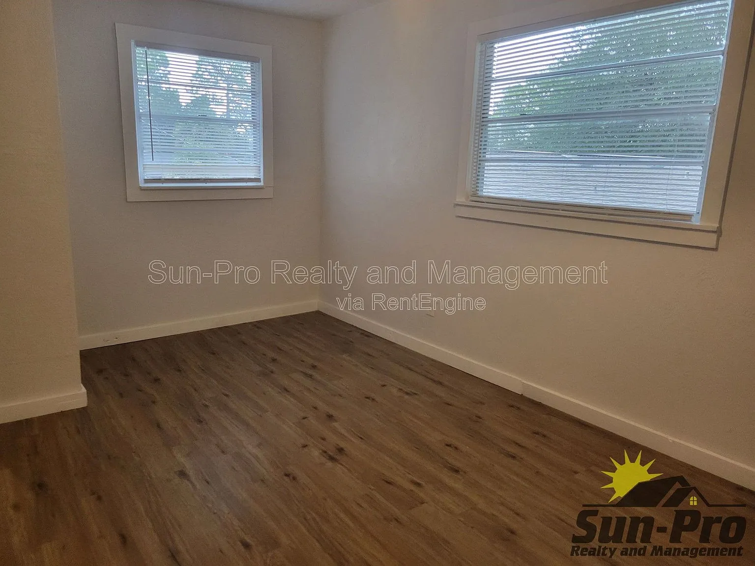 3 bed, 1.0 bath, 950 sqft, $1,375 — Photo 4