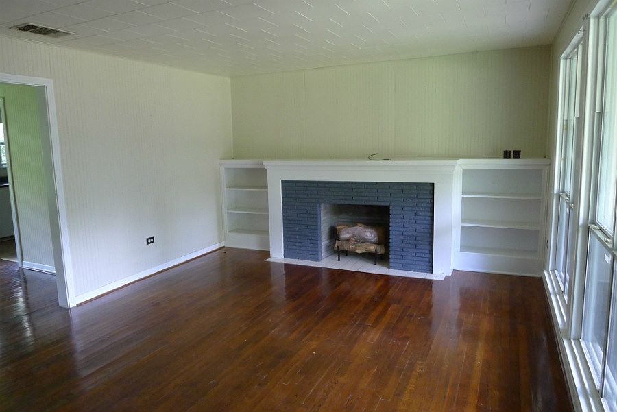 1st image of 1106 E Brazos St