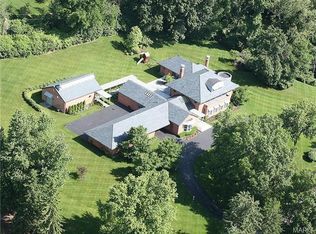 4 Somerset Downs Dr, Saint Louis, MO