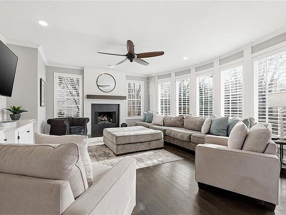 5th image of 5941 W 153rd St