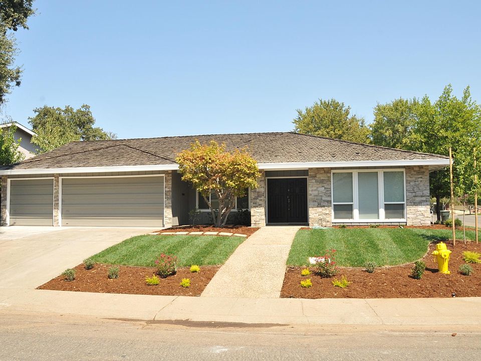 Three car garage!
