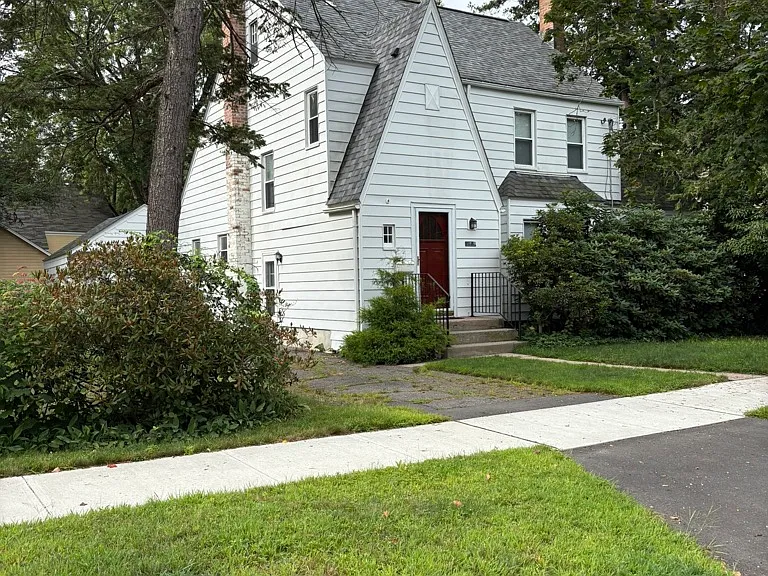145 Belleclaire Ave — Photo 1
