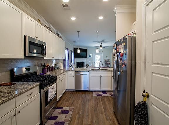 4th image of 242 Shepherds Loop