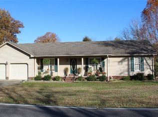 54 Gibbs Store Rd, Murray, KY 42071