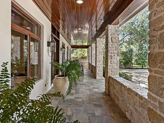 5th image of 354 Piney Point Rd