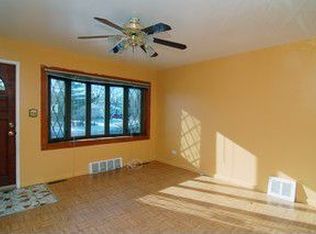 2321 Seminole Rd, Waukegan, IL 60087