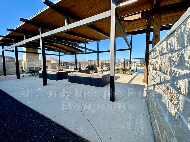 3008 Chinkapin Ln — Photo 21