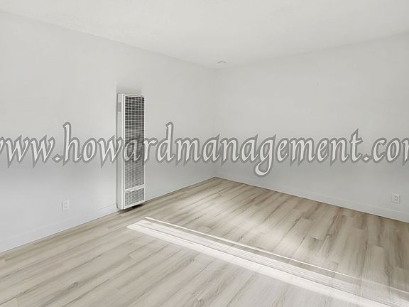 2nd image of 1120 6th St Unit 11