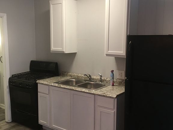 2nd image of 435 Moxahala Ave #A