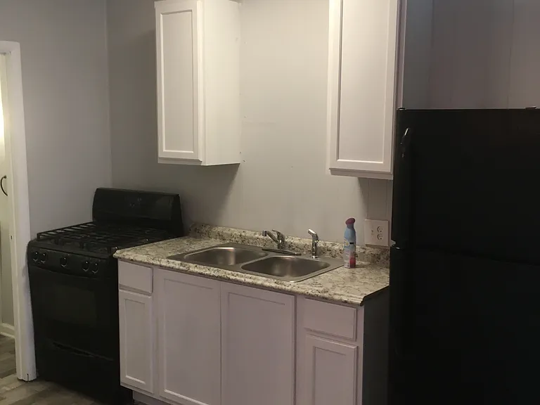 435 Moxahala Ave #A-E — Photo 2