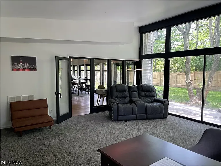 607 Castle Blvd — Photo 21