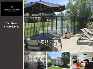 1743 Covington Ct, Saint Charles, IL 60174
