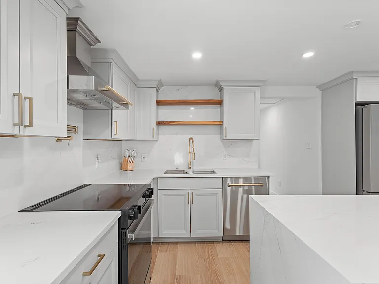 6960 Poinsetta Ave — Photo 5