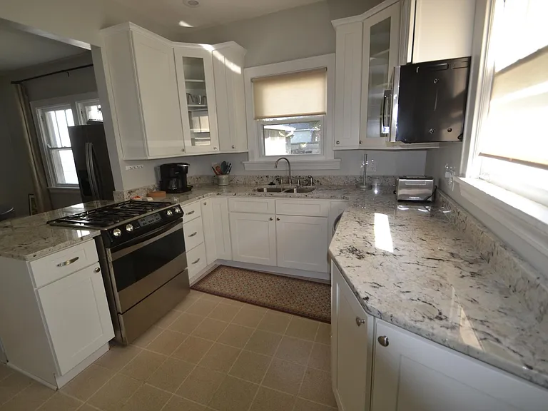 5525 Tompkins Ave — Photo 5