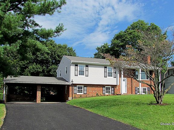 For Sale: 4022 Mockingbird Hill RD, Roanoke, Virginia 24012