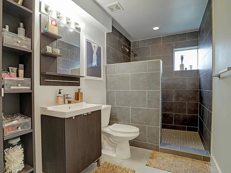 1308 Ruthven St #B — Photo 18