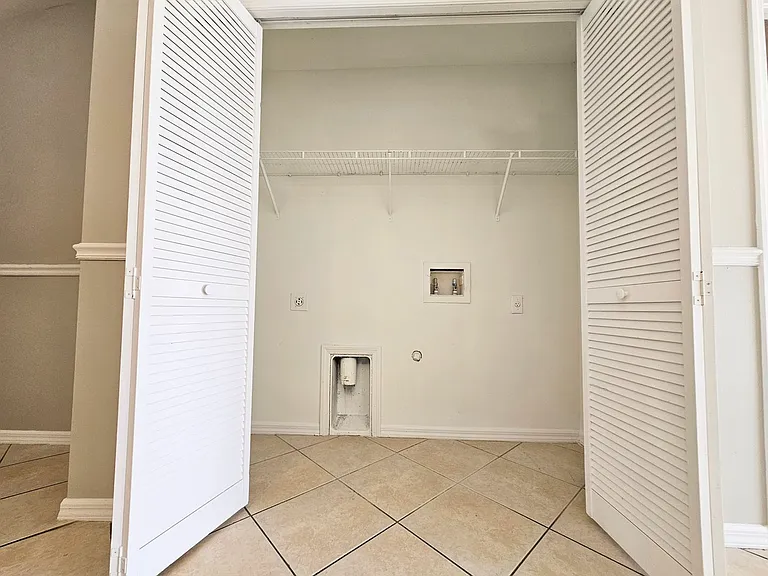 230 Hightower Ave S — Photo 14
