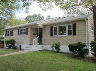 260 Leonardville Rd, Belford, NJ 07718