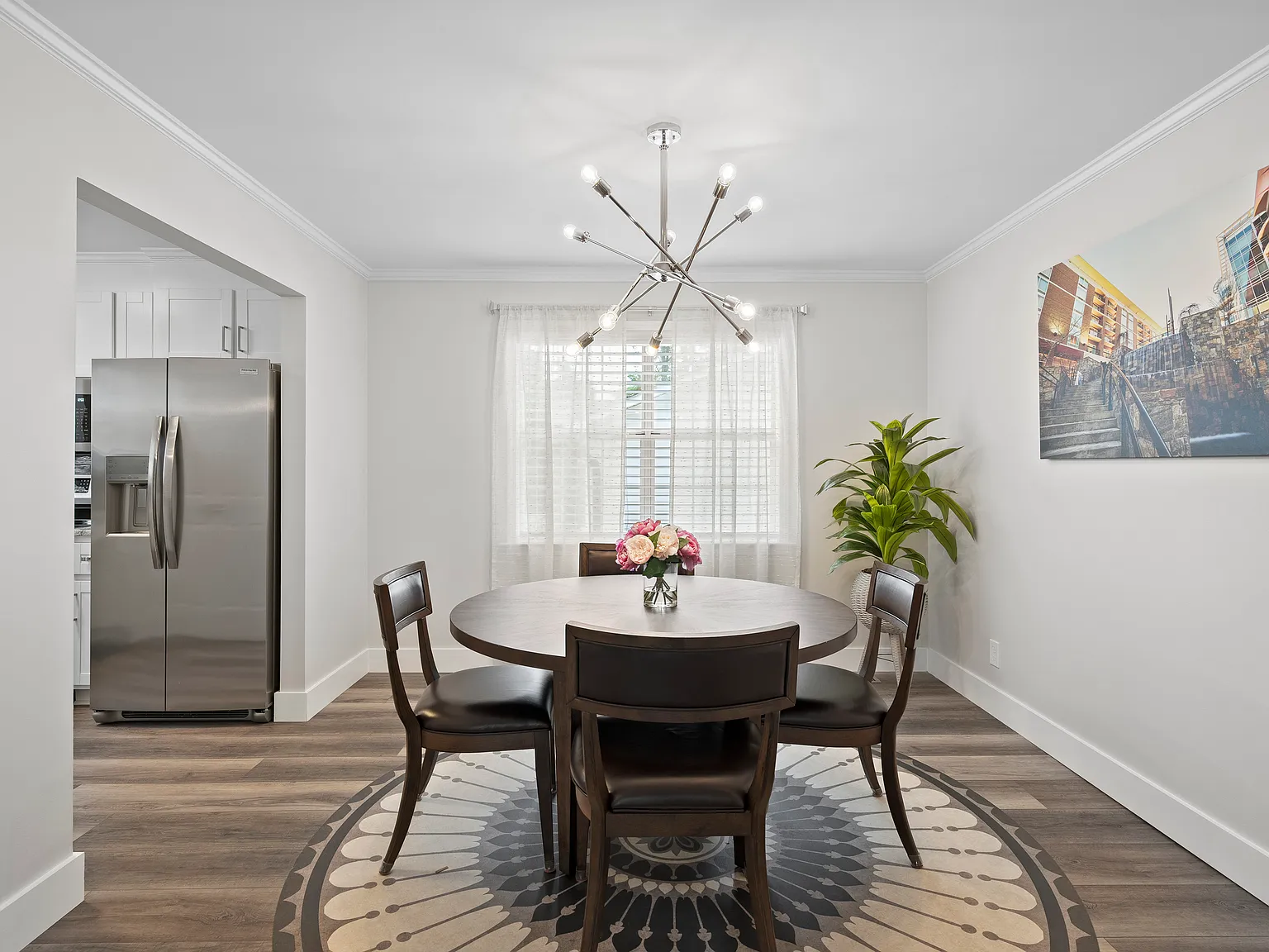 3 bed, 1253 sqft, $2,500 — Photo 4