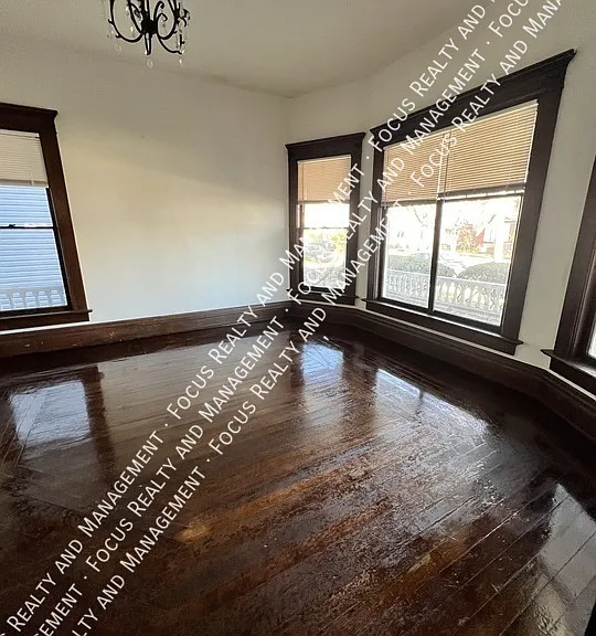 815 N Columbus St — Photo 3