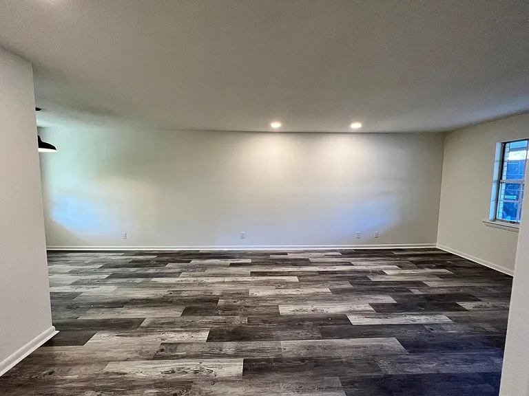 Sunset Rock Apartments — Photo 21