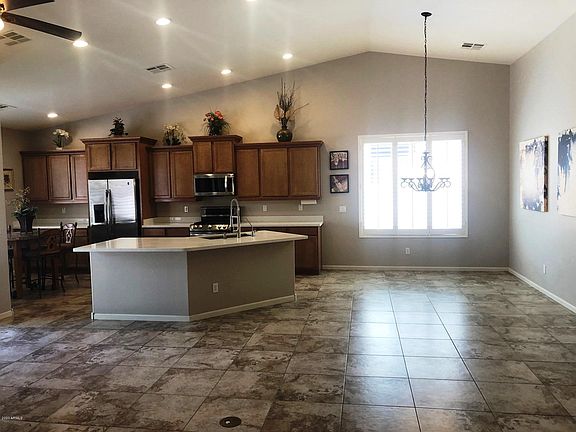2nd image of 7842 W Quail Ave