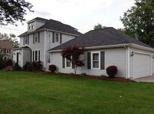 181 N Forest Rd, Williamsville, NY 14221