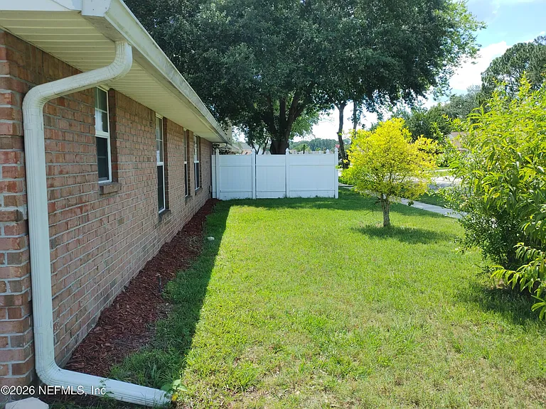 7548 Cliff Cottage Dr — Photo 14