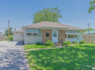 8 Suburban Hts, Milan, IL 61264