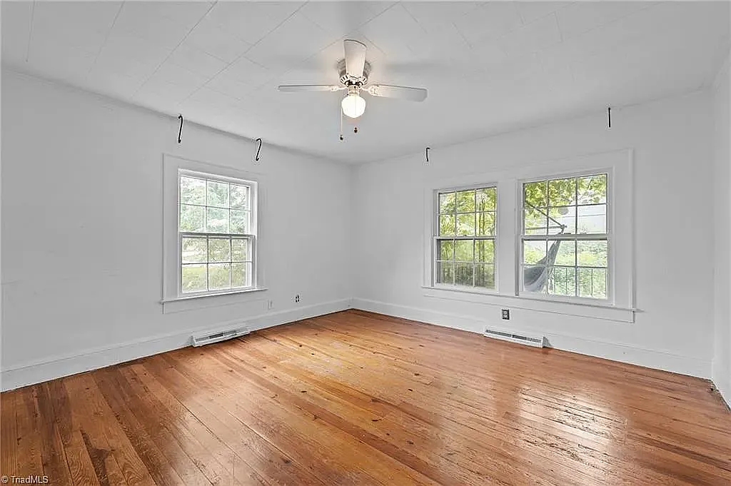 4 bed, 1850 sqft, $850 — Photo 1