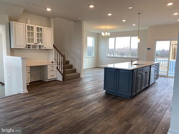 3rd image of 254 Jessica Lyn Ave #10