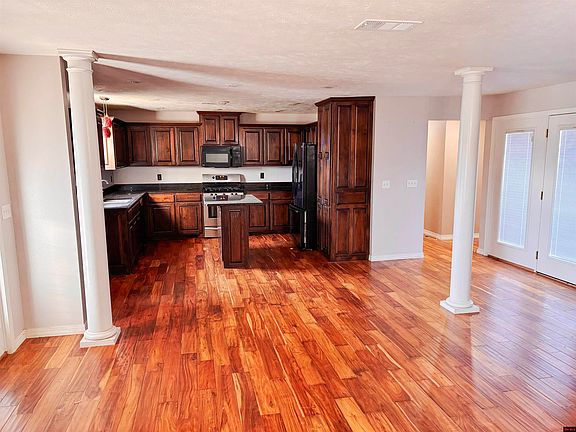 3rd image of 301 W Hill St