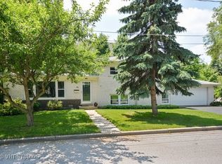 85 McKinley St, St Charles, IL 60174