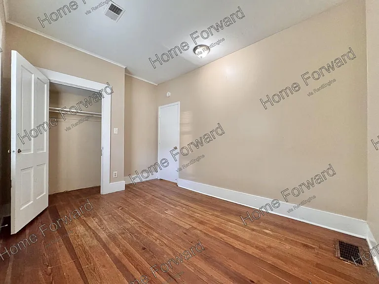 348 Davis Ct — Photo 10