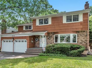 920 Lincoln Pl, Bellmore, NY 11710
