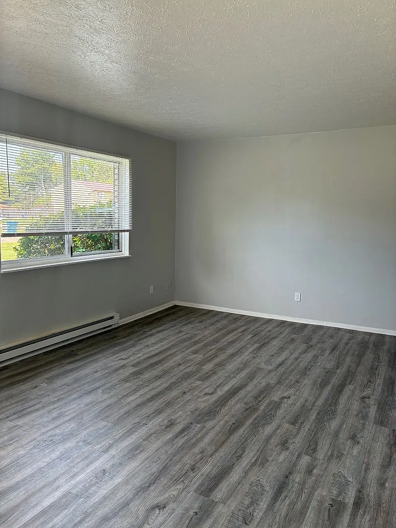 1545 Fillmore Ave — Photo 3