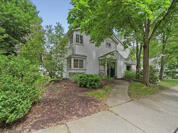 16 Winding Brook Drive, South Burlington, VT 05403-6735
