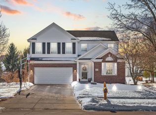 2073 Parklawn Dr, Lewis Center, OH 43035